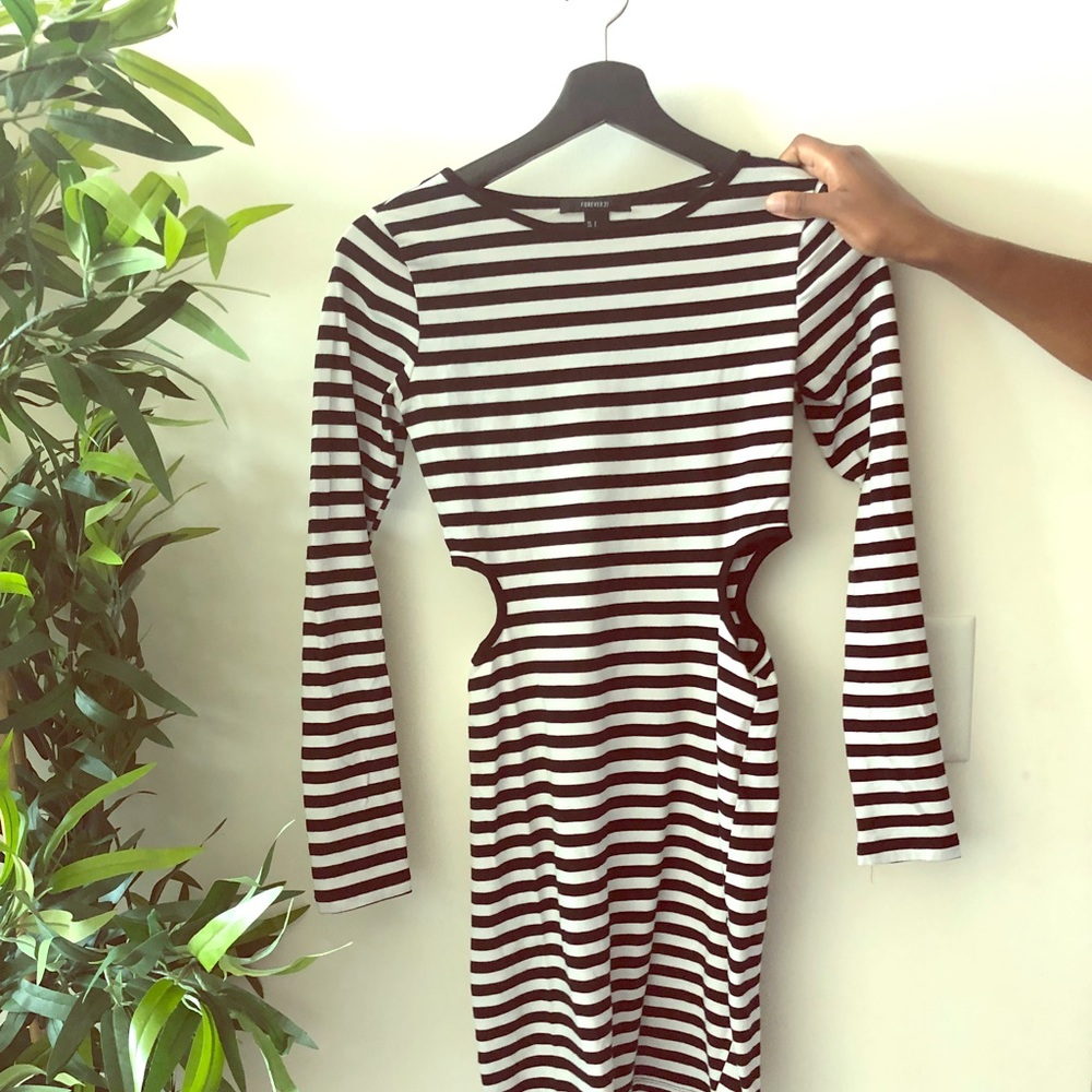 Striped cutout